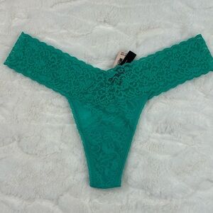 NWT Vintage 2013 Victoria’s Secret The Lacie Thong Panty OS